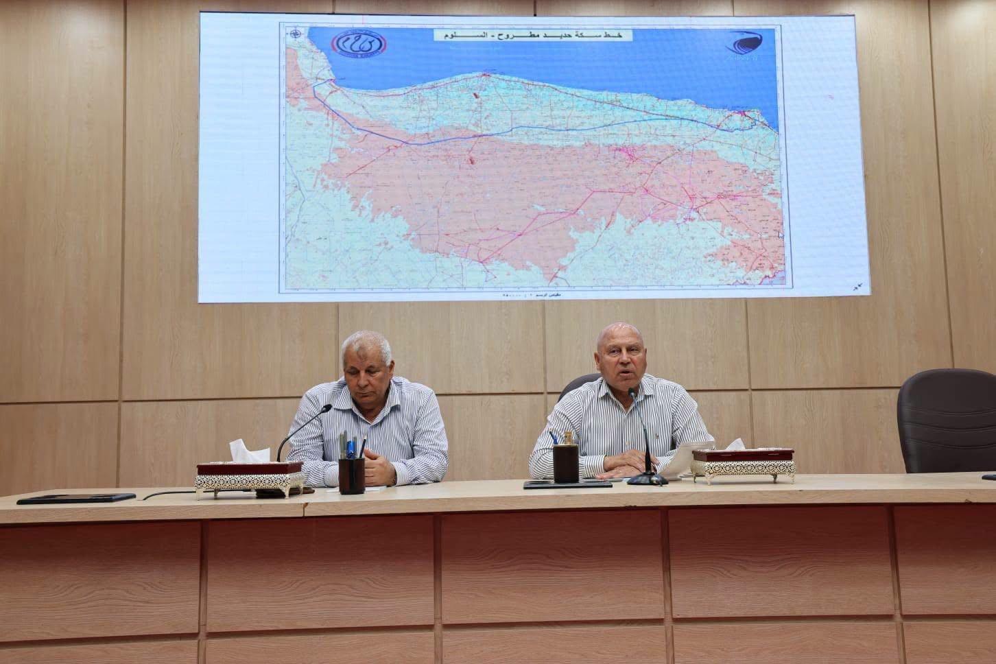 وزير-النقل-ومحافظ-مطروح-يلتقيان-مشايخ-قبائل-مطروح-لبحث-تطوير-خط-سكة-حديد-«مطروح–السلوم»