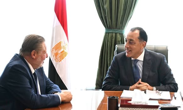 رئيس-الوزراء-يتابع-مع-محافظ-البنك-المركزي-عدد-من-الملفات-الاقتصادية
